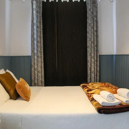 Konukevi Vintage Place - Azorean Ponta Delgada